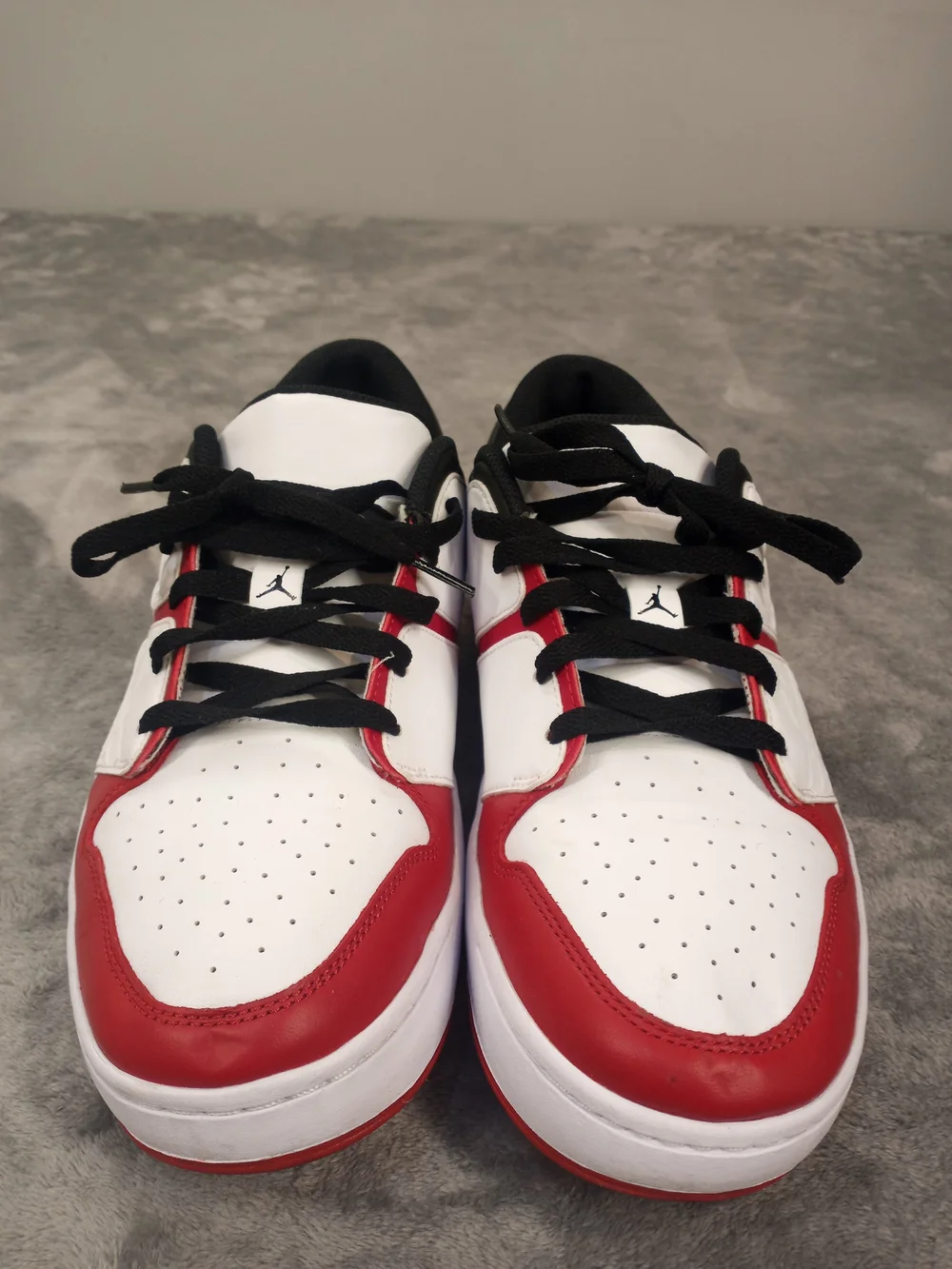 Jordan Men's Low Top Sneakers in White/Red/Black Size 11